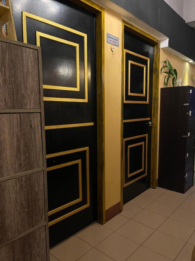 Escape Backpackers Kk Hostel Kota Kinabalu Exterior photo